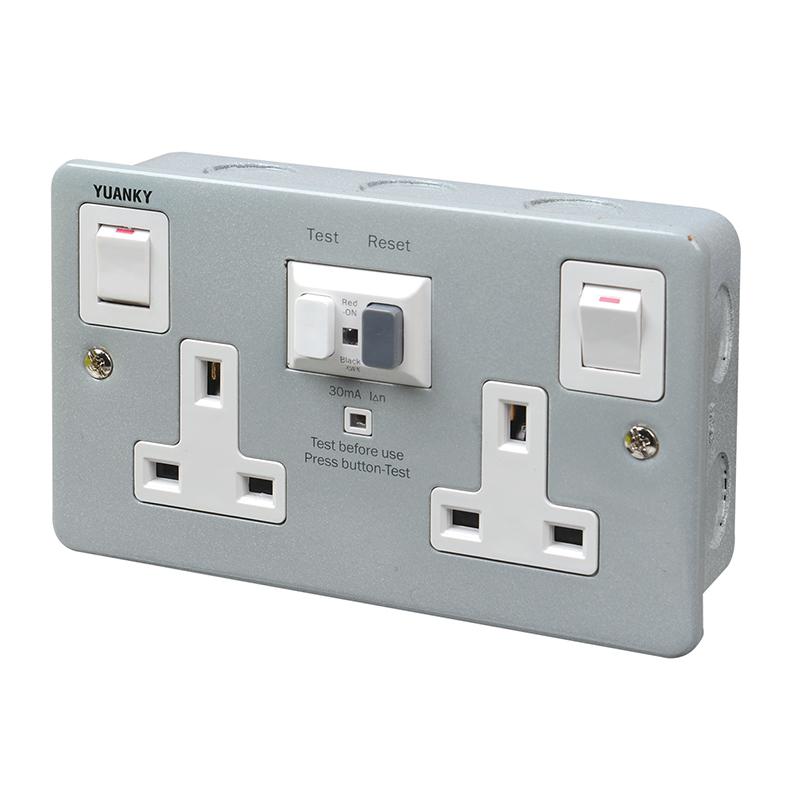 British 13A Rcd Protected Safety Socket Twin Rcd Plastic O Metal Socket
