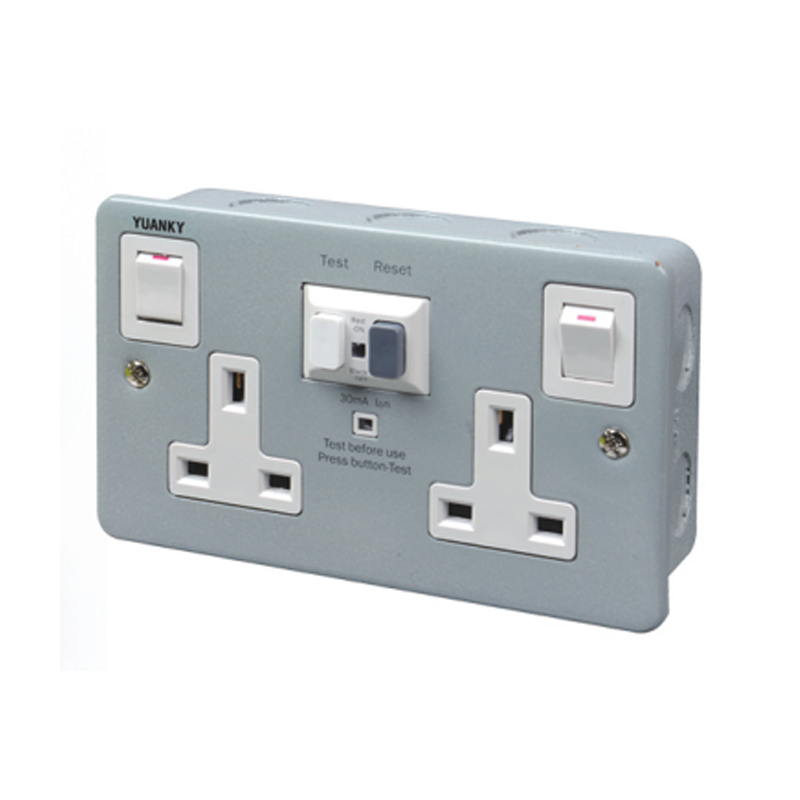 RCD Protected Safety Wall Switch Socket UK 13A 30ma 13A MAX Standard Grounding 