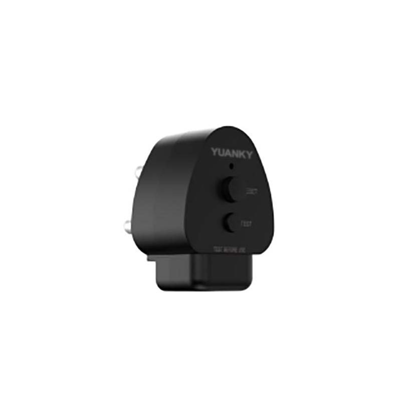 British IP66 Leakproof Plug with PVC Material 3 Outlets and 3 USB a Output Ports