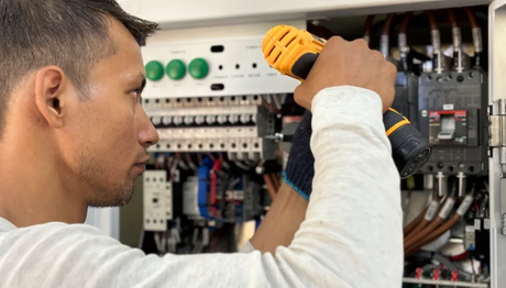 What Is a Circuit Breaker and How Does It Function.png