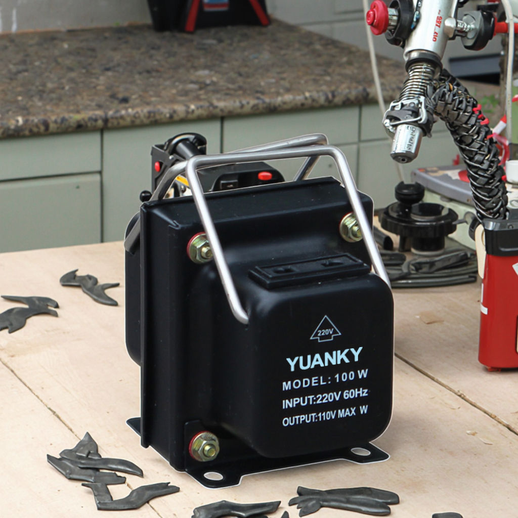 Single Phase 220V to 110V Indoor Use Aluminum Toroidal Coil Autotransformer Step-Up/Step-Down Power Converter 110V/220V